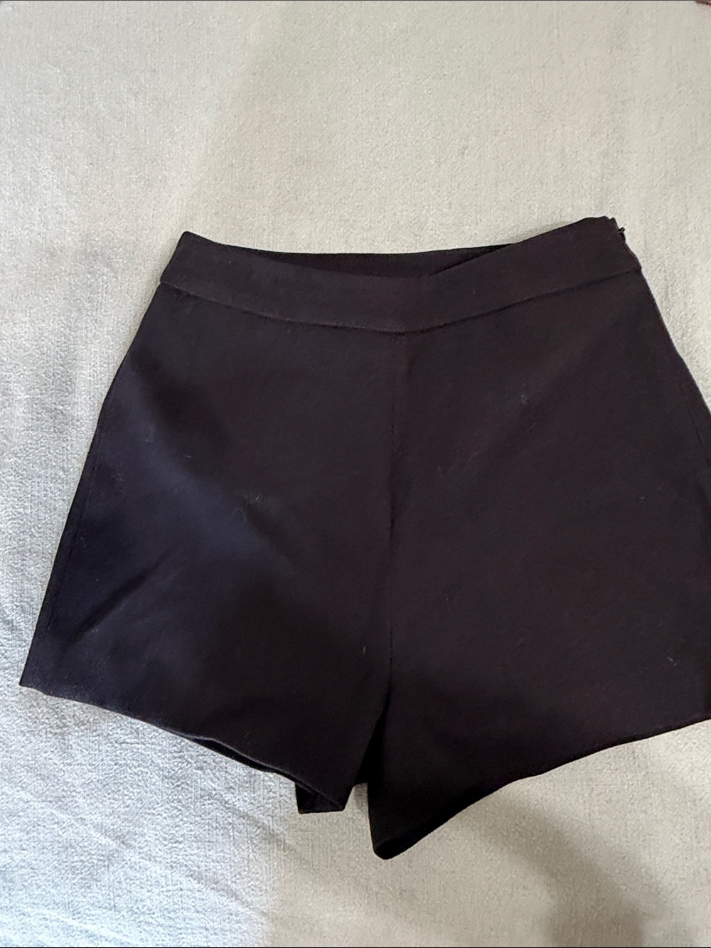 Commense Black High-Waist Stretch Shorts